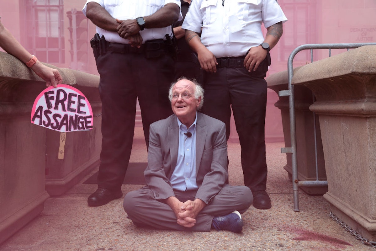 NextImg:PHOTOS: Ben & Jerry’s Founder Arrested At DOJ During Julian Assange Protest 