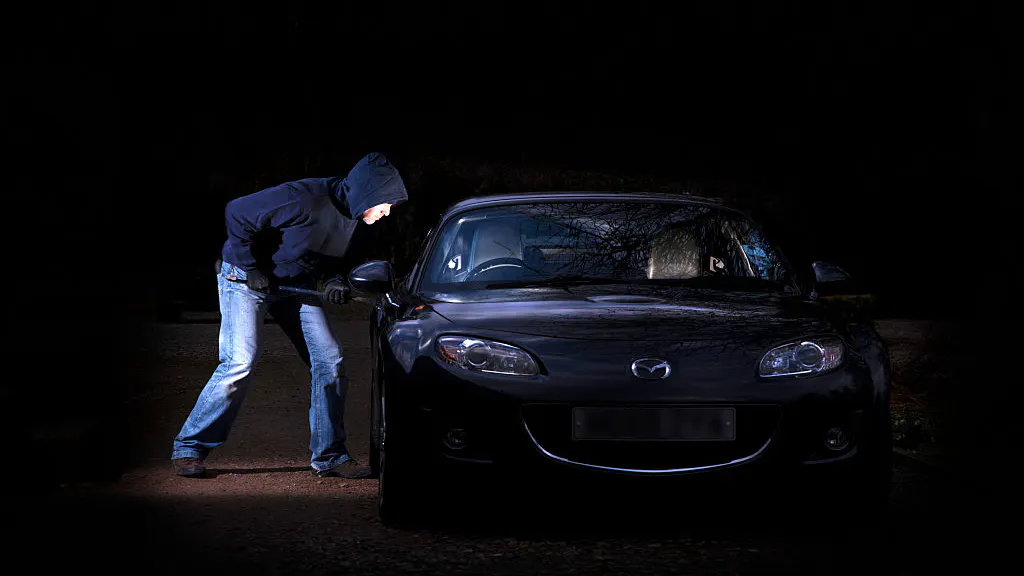 Band Of Car Burglars Roam California Neighborhood At Night