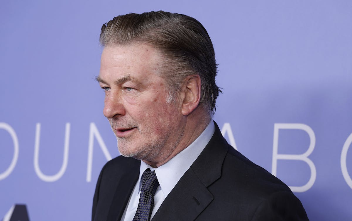NextImg:Experts Find Alec Baldwin Did Pull Trigger In ‘Rust’ Shooting, Could Still Face Charges