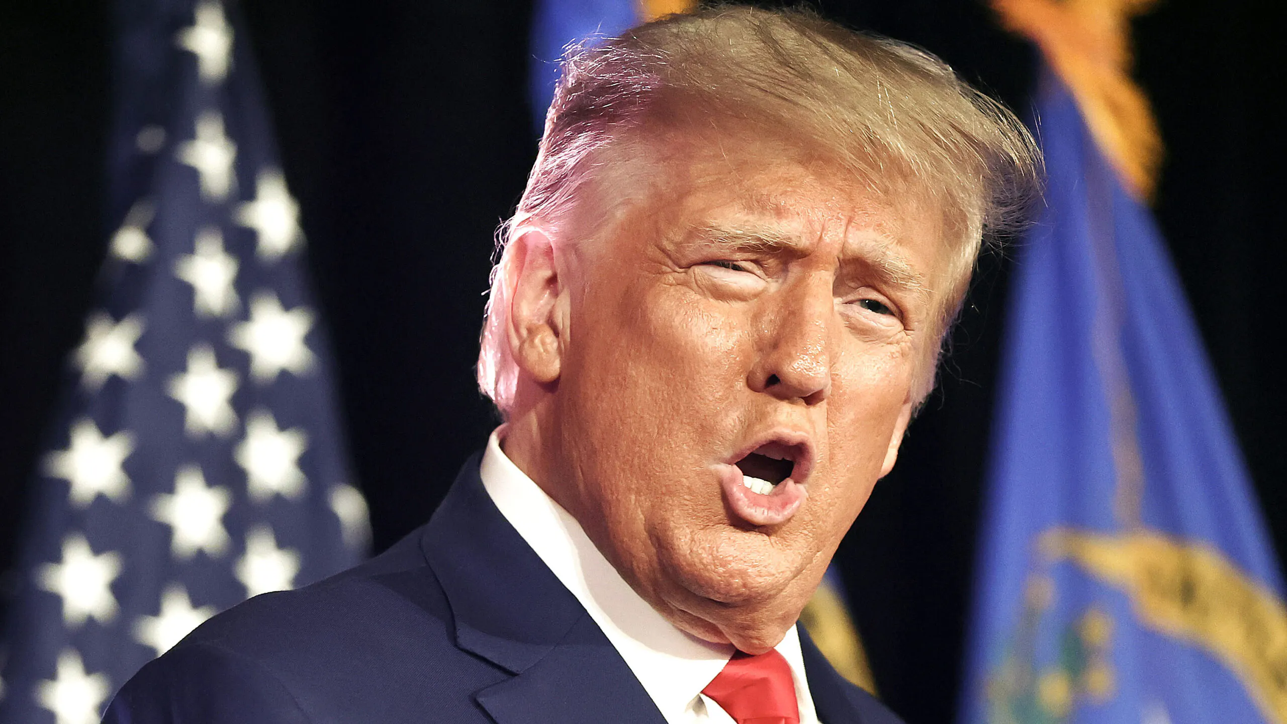 WATCH: Trump Torches Chris Christie While Campaigning In New Hampshire