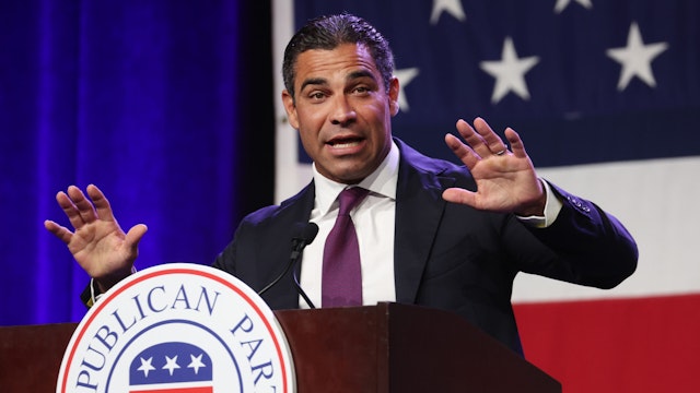 DES MOINES, IOWA - JULY 28: Repulican presidential candiate Miami Mayor Francis Suarez speaks to guests at the Republican Party of Iowa 2023 Lincoln Dinner on July 28, 2023 in Des Moines, Iowa. Thirteen Republican presidential candidates were scheduled to speak at the event.