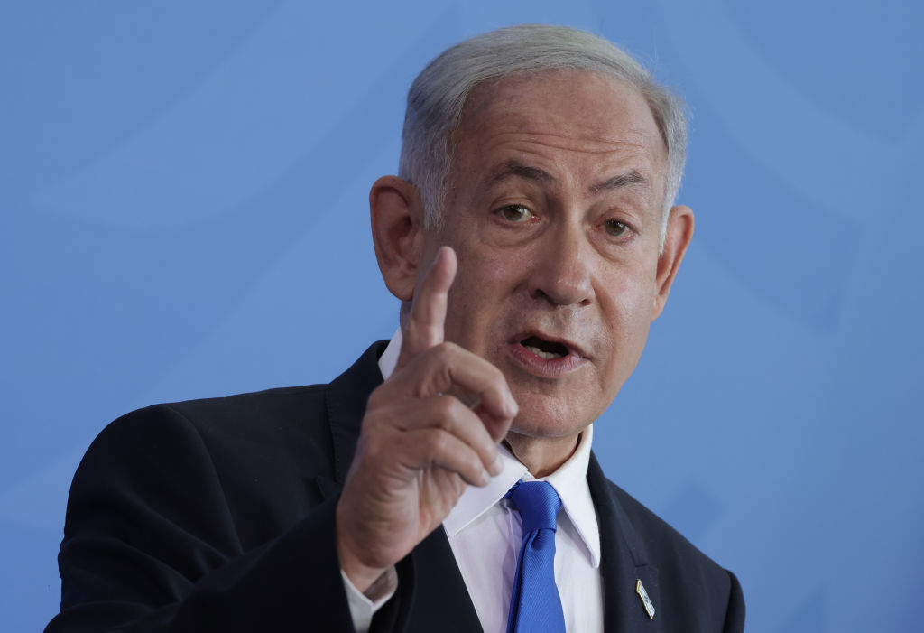 Israeli PM Netanyahu thanks Saudi Arabia for treating stranded Israelis well as relations improve.