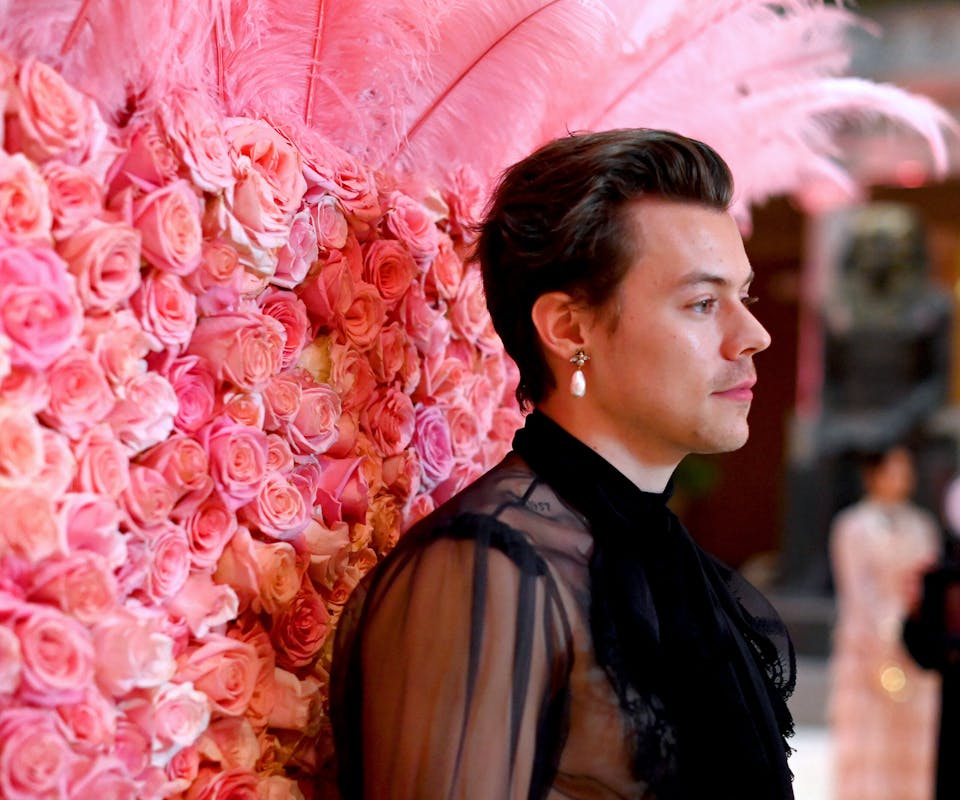 NextImg:Billy Porter Still Mad ‘White’ And ‘Straight’ Harry Styles Wore Gown On Vogue Cover: ‘Using My Community’