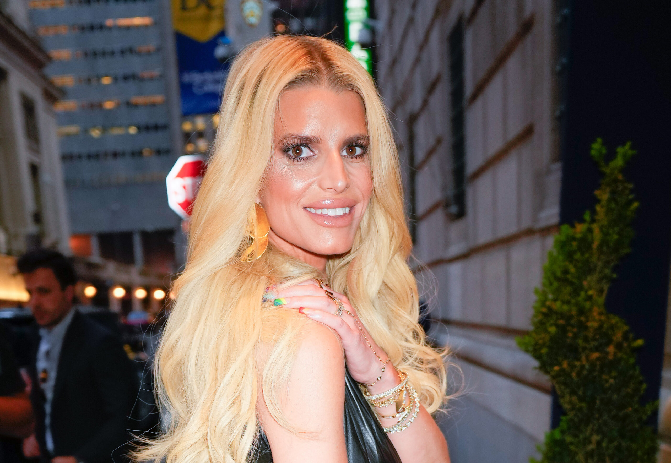Jessica Simpson moves to Nashville, calls renting a 'hilarious