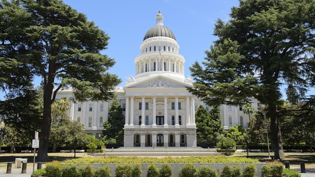Christopher Morris. The California State Capitol building in downtown Sacramento.