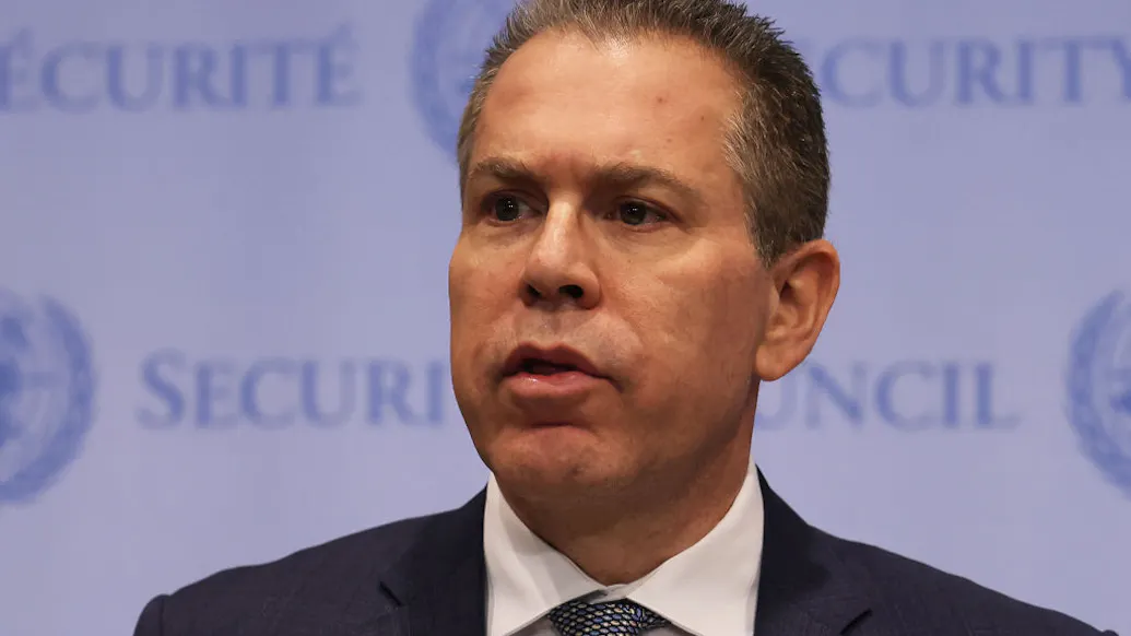 Israel’s Ambassador Manhandled By U.N. Security After Condemning Despotic Iranian President. Iranians Praise Him.
