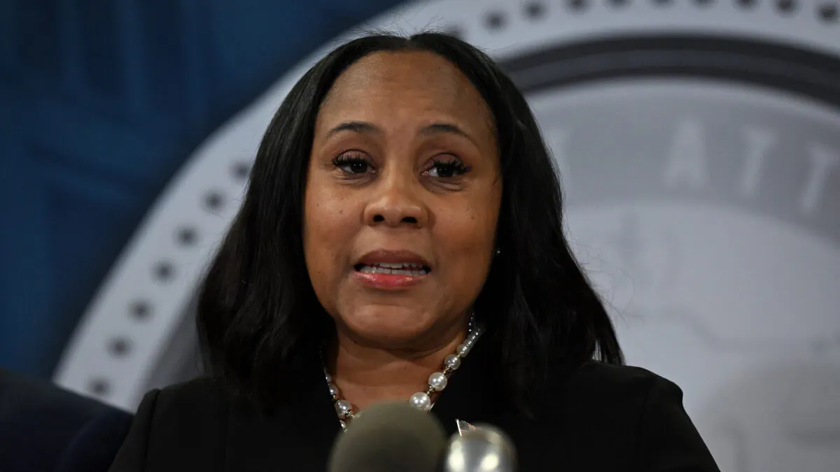 Investigator Working For Fulton County DA Willis Accidentally Shoots Herself, Authorities Say