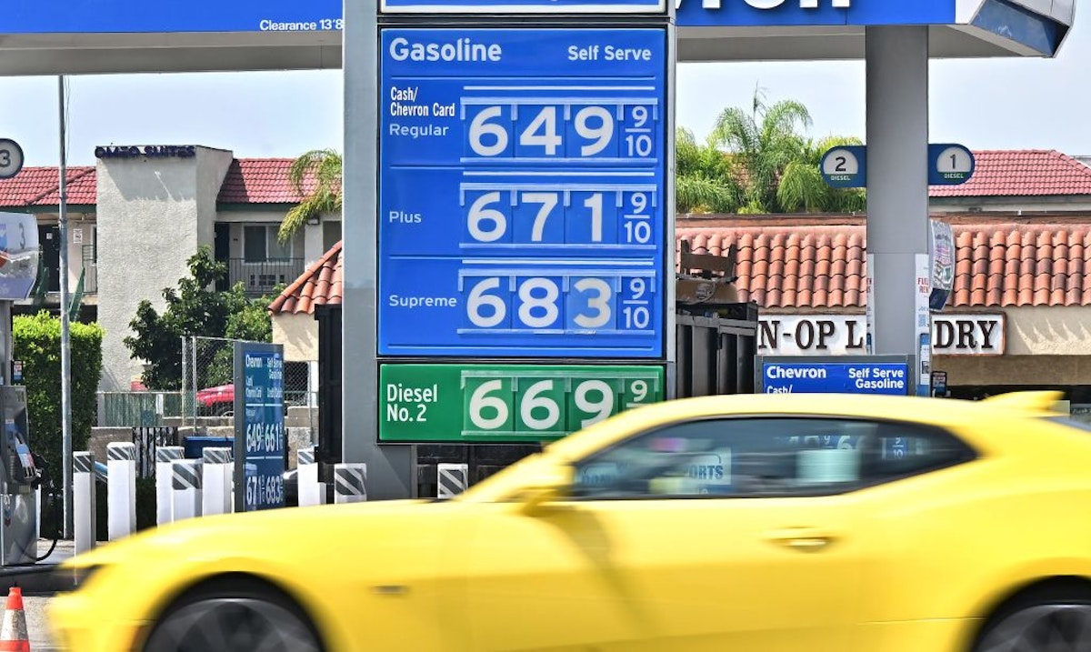 NextImg:Los Angeles’ Average Gas Price Tops $6 A Gallon 