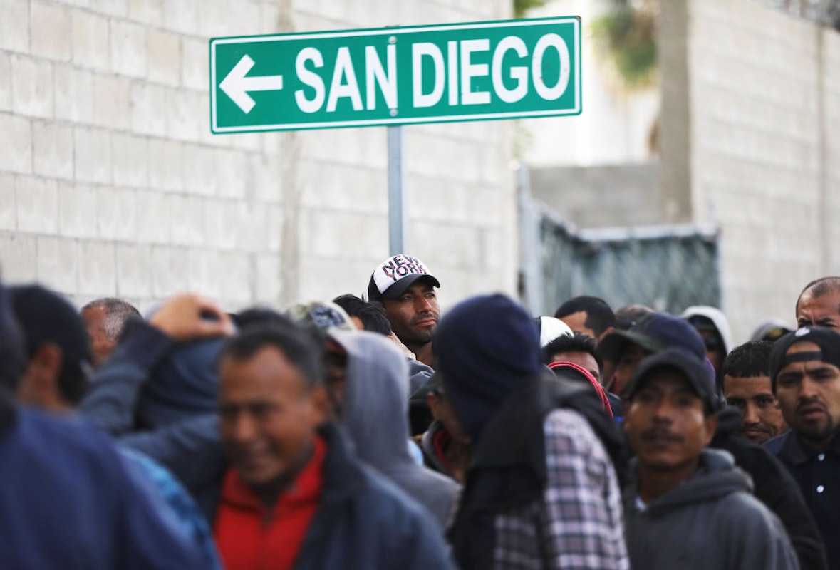 Video Border Patrol Releases Hundreds Of Illegal Migrants Onto San