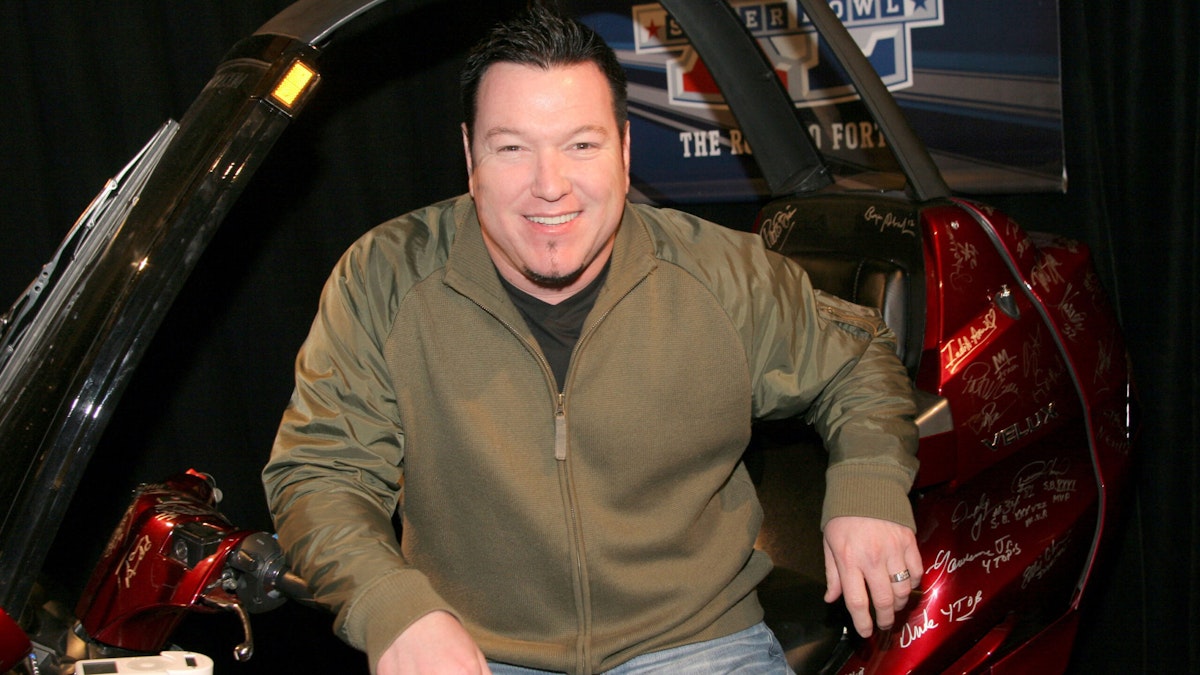 After Entering Hospice Care, Former Smash Mouth Lead Singer Steve Harwell  Has Died At 56