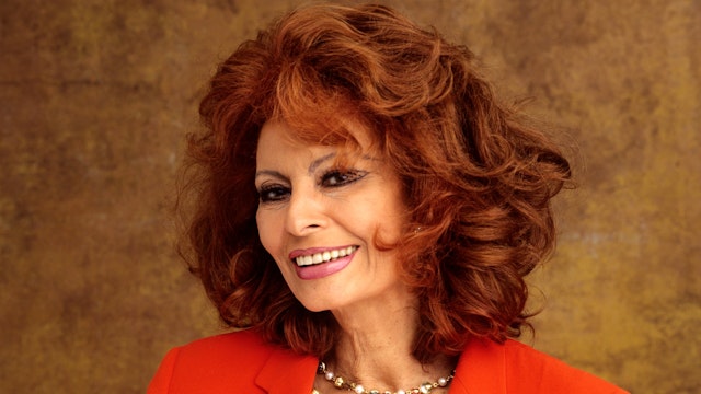 Sophia Loren poses for a photo on May 30, 2001 in Toronto, Canada.