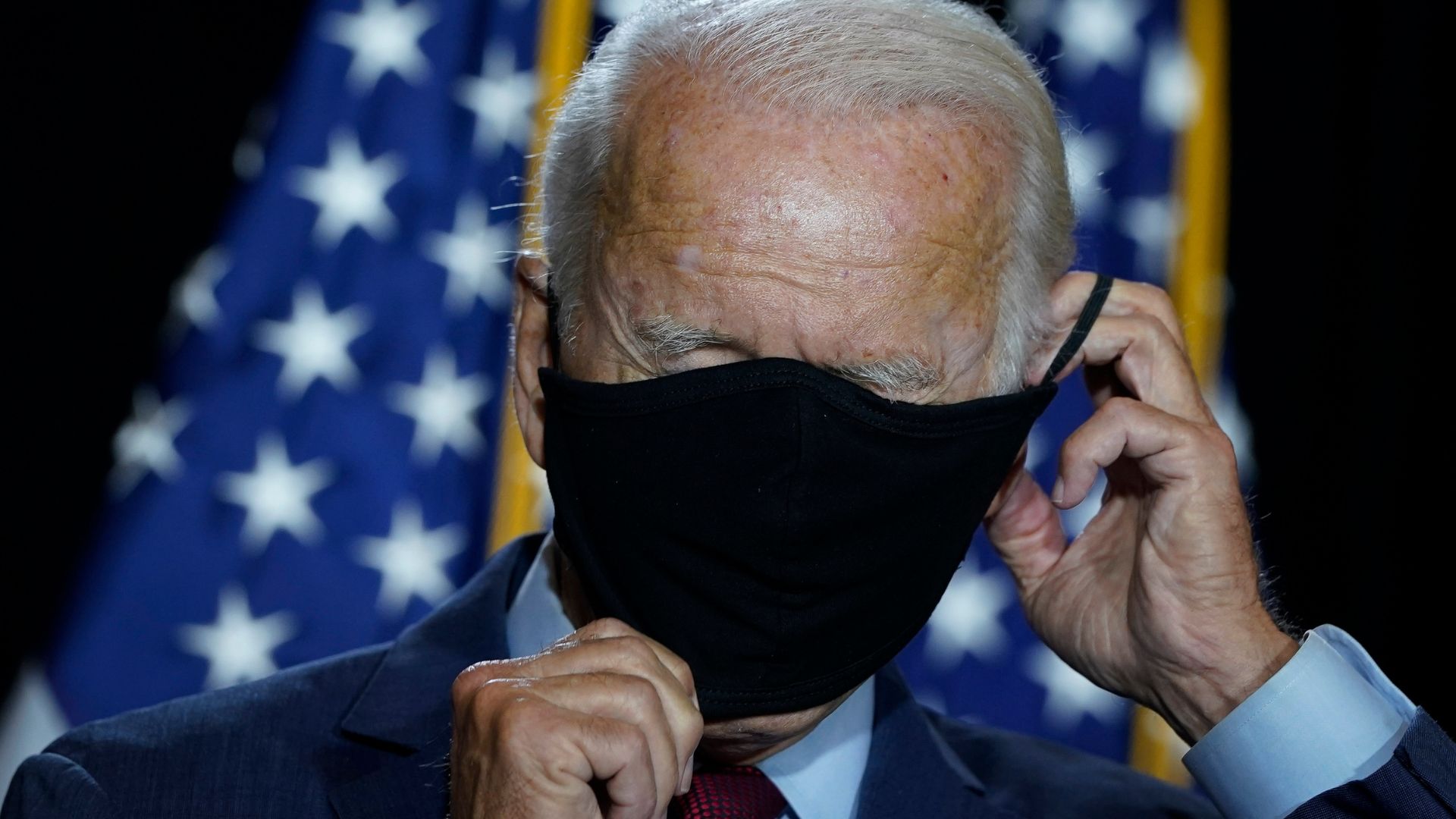 White House: Biden to Readopt Masks and Social Distancing