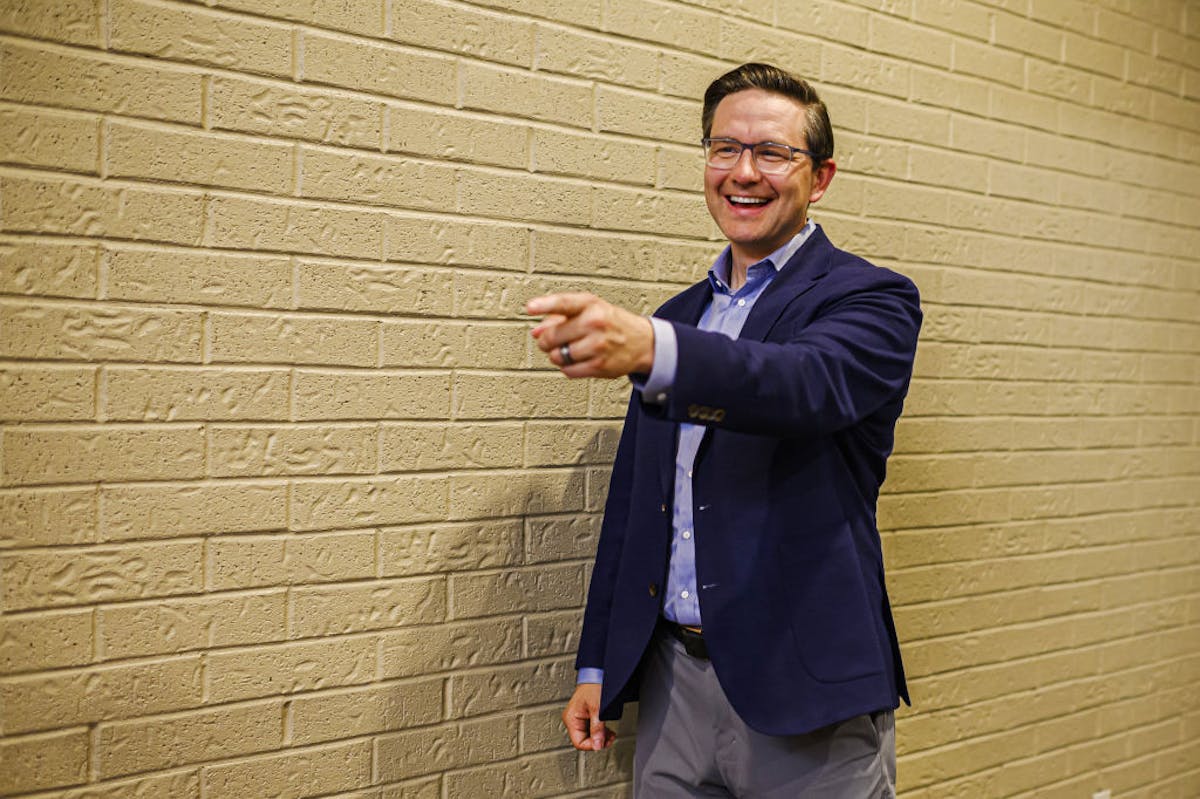 NextImg:Canadian Conservative Appears To Be Eating An Apple; He’s Actually Chewing Up This Lefty Journalist