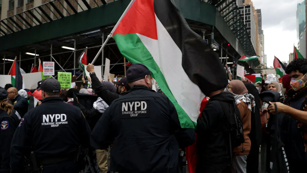 NYPD To Conduct Perimeter Searches Around Synagogues, Mayor Urges Religious Leaders To Hire Extra Security