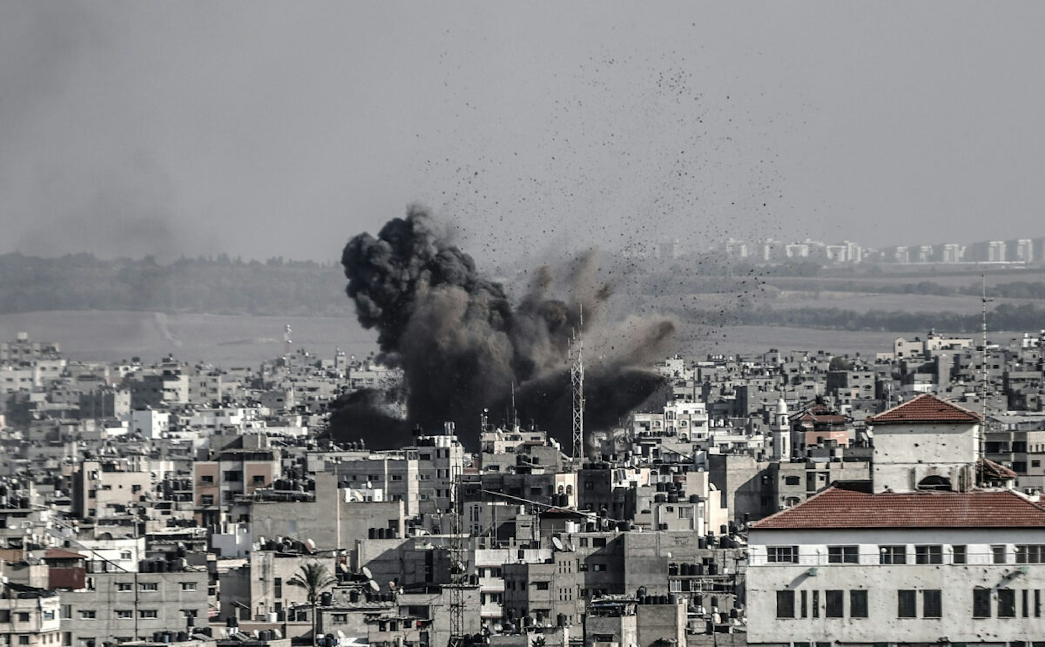 GAZA STRIP, GAZA - OCTOBER 14: Black smoke rises after an Israeli airstrike on the eighth day of the clashes in Gaza Strip, Gaza on October 14, 2023.