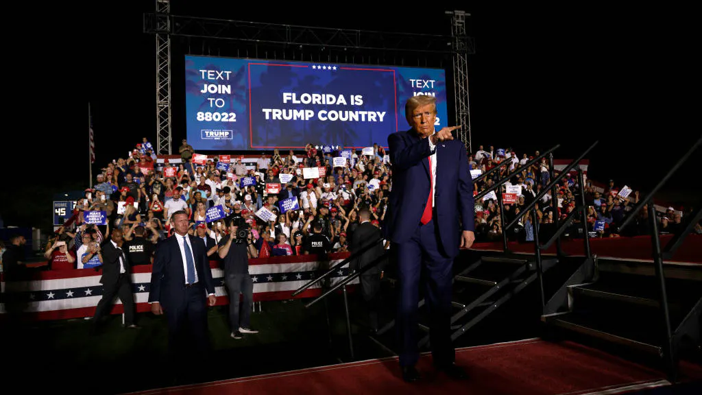 Arkansas Gov. Sarah Sanders Endorses Trump At Florida Rally: ‘Everybody’s Favorite President’