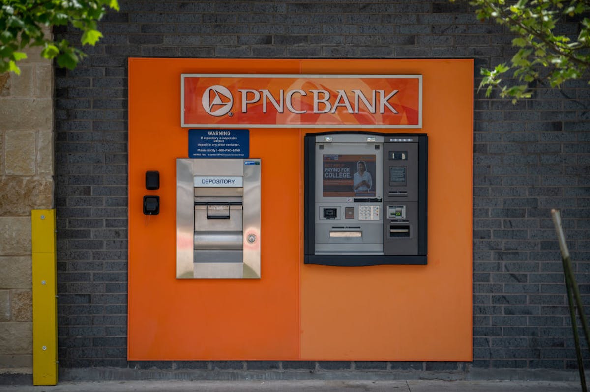 NextImg:Over 60 U.S. Bank Branches File To Shutter In One Week