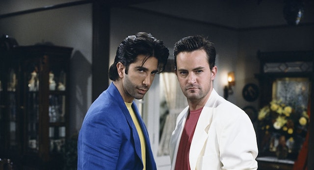 FRIENDS -- "The One with the Thanksgiving Flashbacks" Episode 8 -- Air Date 11/19/1998 -- Pictured: (l-r) David Schwimmer as Dr. Ross Geller, Matthew Perry as Chandler Bing -- Photo by: Chris Haston/NBCU Photo Bank