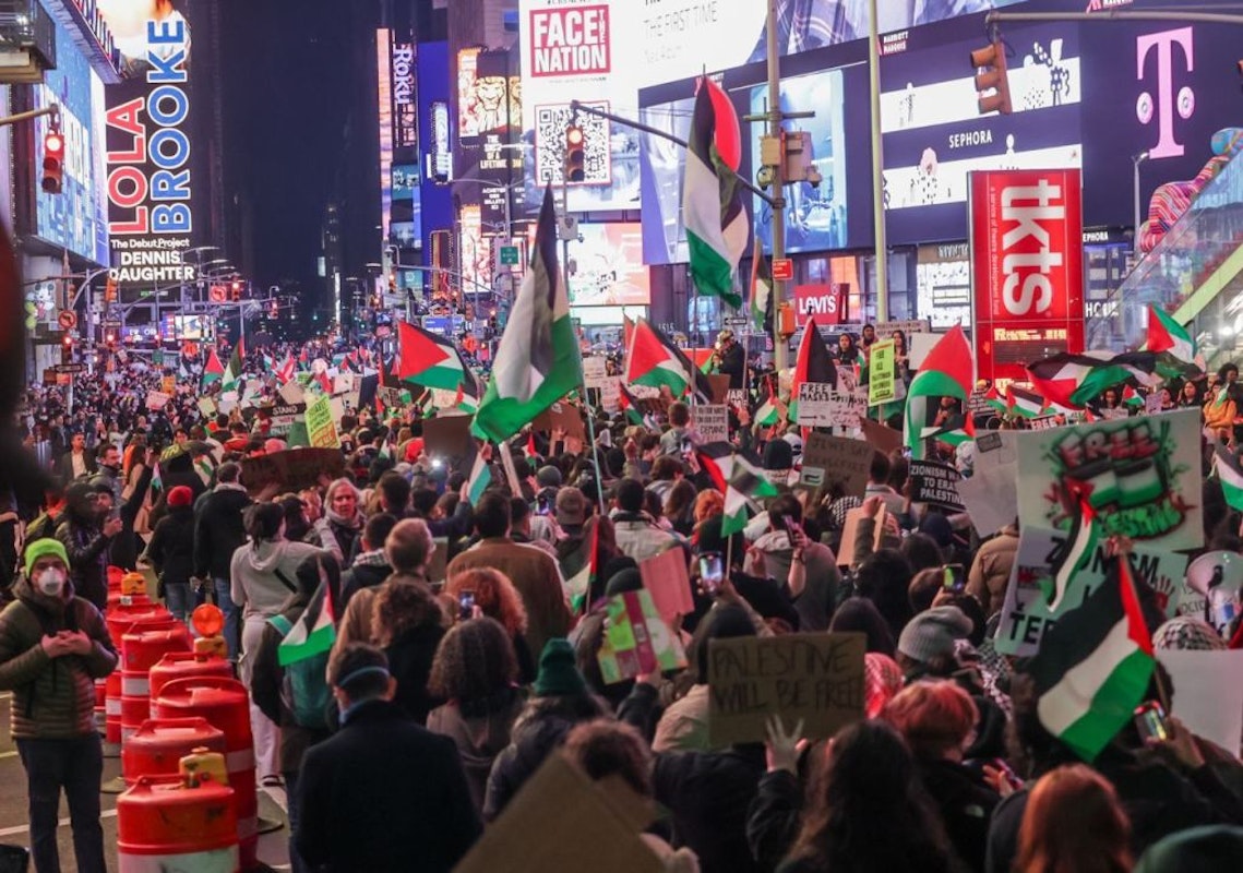 Pro-Palestinian protesters snarl Manhattan traffic and limit Grand Central  access as they call for ceasefire Friday