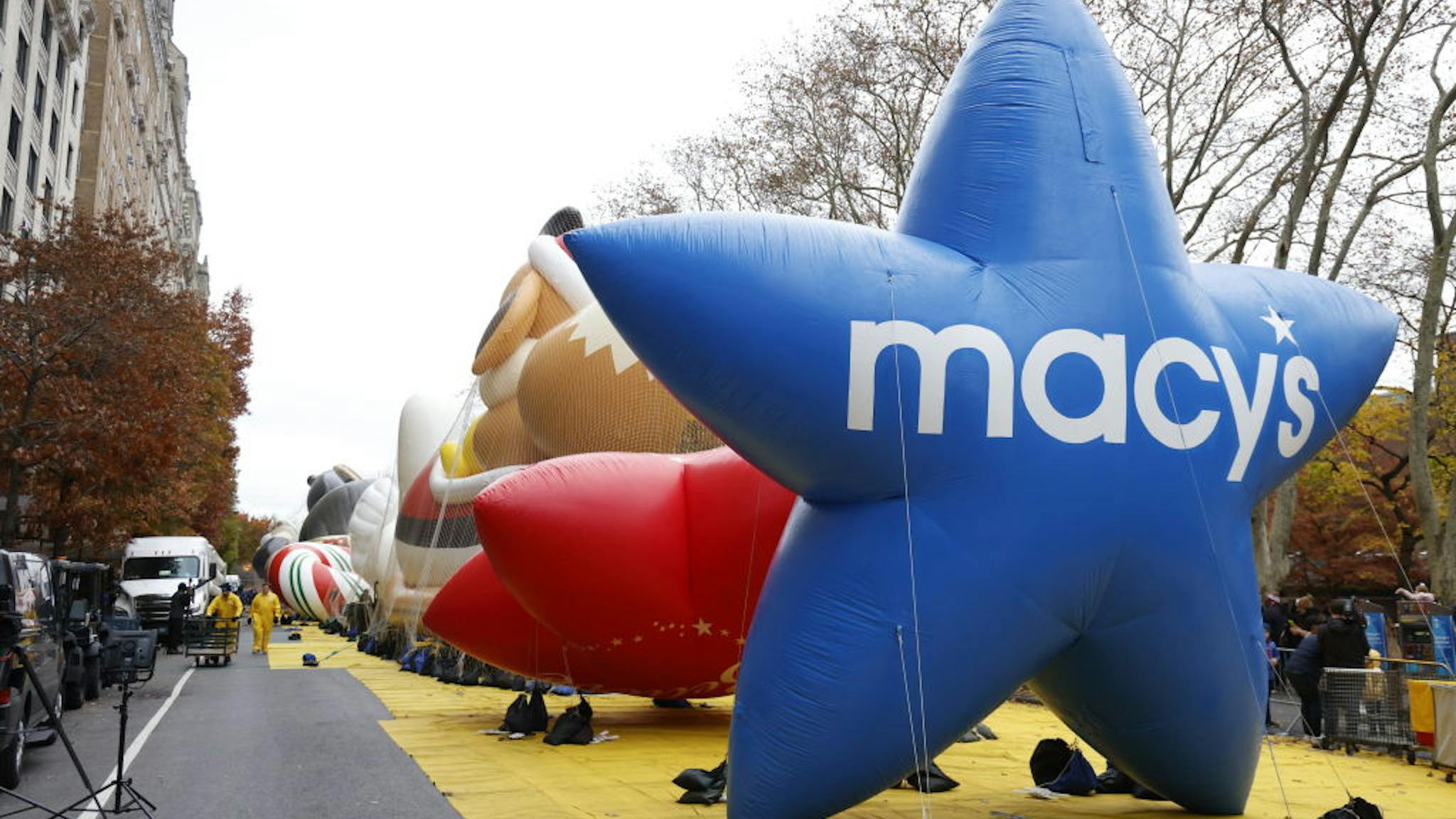 ProPalestinian Demonstrators Block Macy’s Thanksgiving Parade, Force