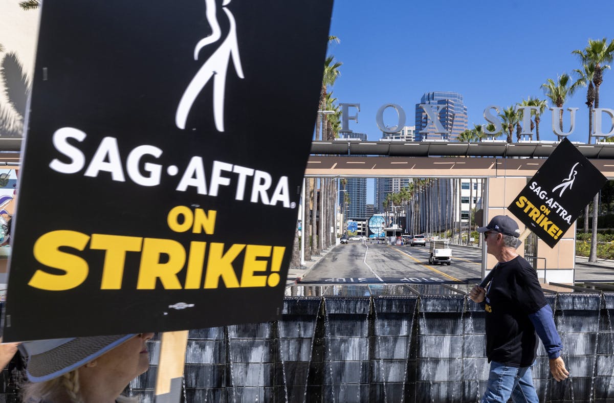 NextImg:SAG-AFTRA Promotes Collectible Strike Buttons As Studios Submit ‘Last, Best, And Final Offer’