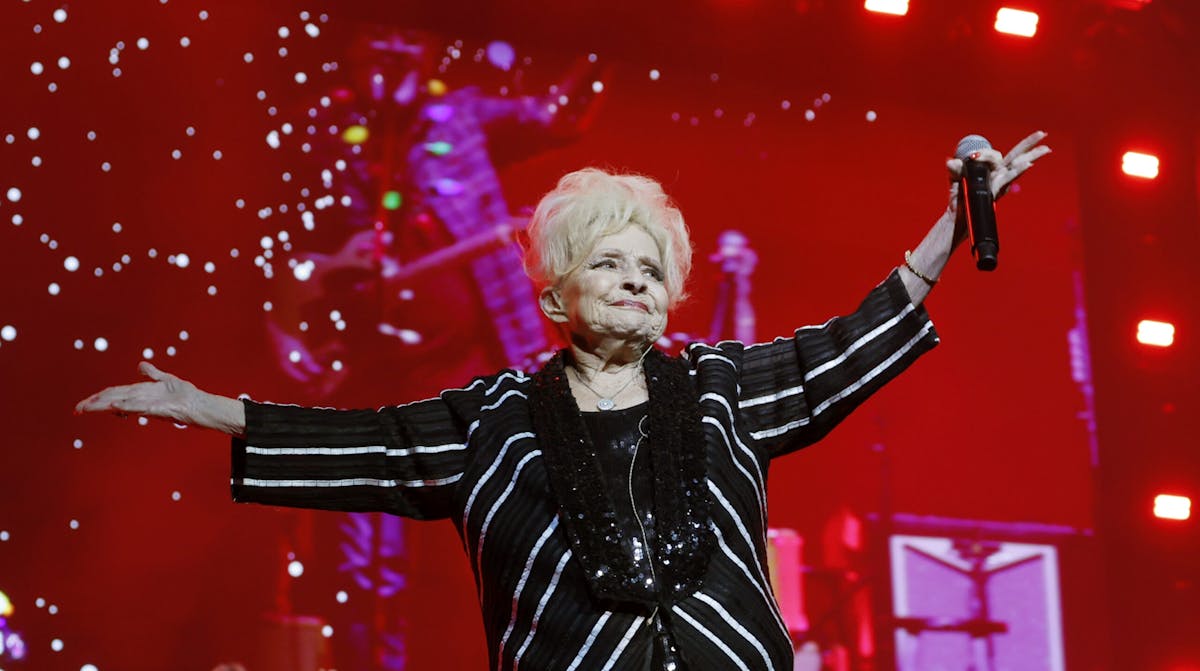 NextImg:Brenda Lee Has Tearful Reaction To ‘Rockin’ Around the Christmas Tree’ Hitting No. 1 