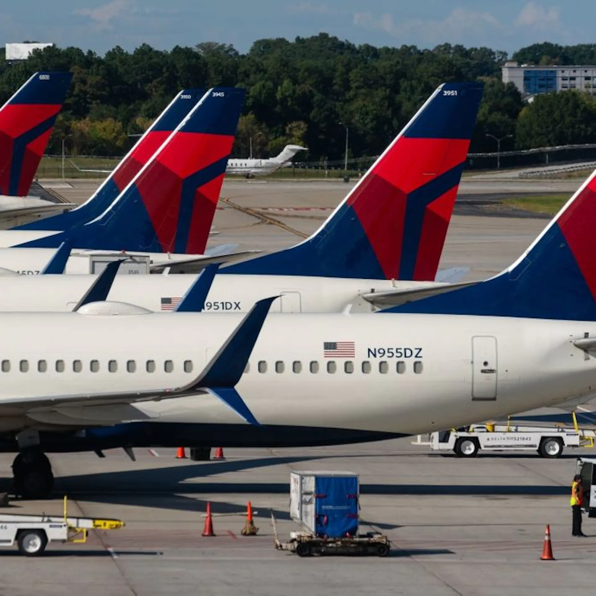 Why Are Major Airlines Shipping Thousands Of Illegal Migrants Across The Country?
