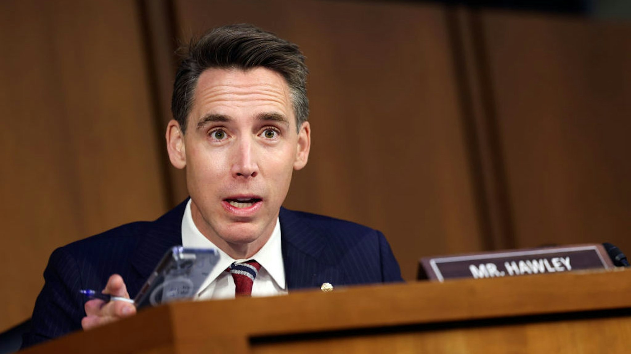 WASHINGTON, DC - SEPTEMBER 13: U.S. Sen. Josh Hawley (R-MO) questions Peiter “Mudge” Zatko, former head of security at Twitter, during Senate Judiciary Committee on data security at Twitter, on Capitol Hill, September 13, 2022 in Washington, DC. Zatko claims that Twitter's widespread security failures pose a security risk to user's privacy and information and could potentially endanger national security. (Photo by Kevin Dietsch/Getty Images)