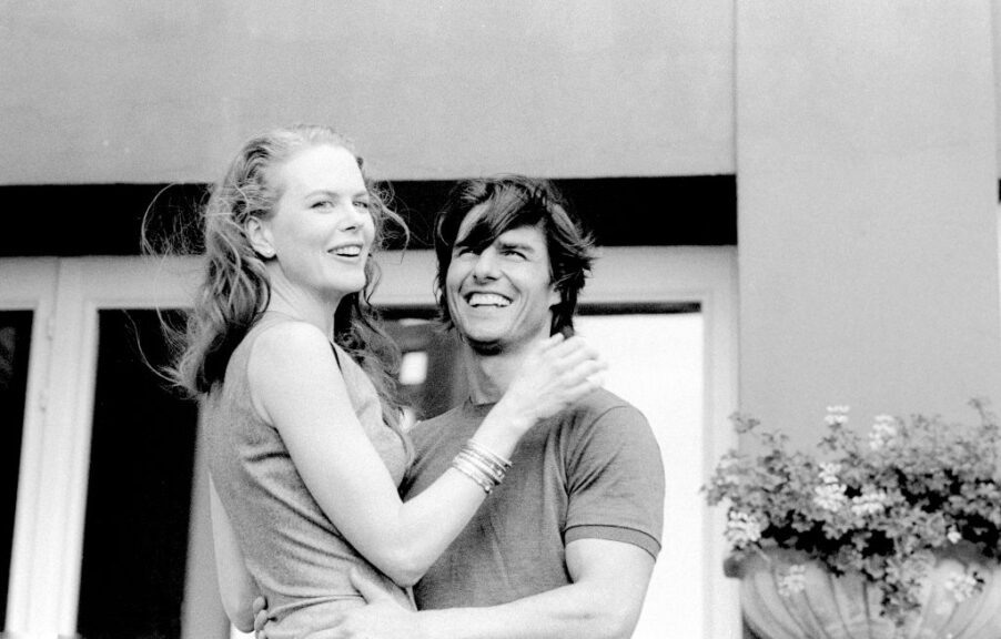 Married actors Nicole Kidman and Tom Cruise promoting their film, Stanley Kubrick's 'Eyes Wide Shut' at the Venice International Film Festival, Lido, 3 September 1999. (Phot by Leonardo Cendamo/Getty Images)