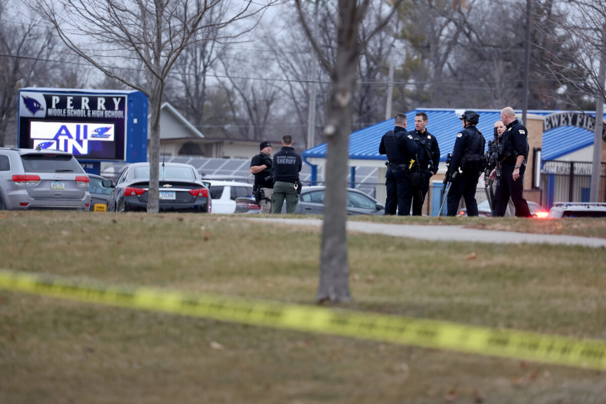 One Student Confirmed Dead, 5 Wounded In Iowa High School Shooting