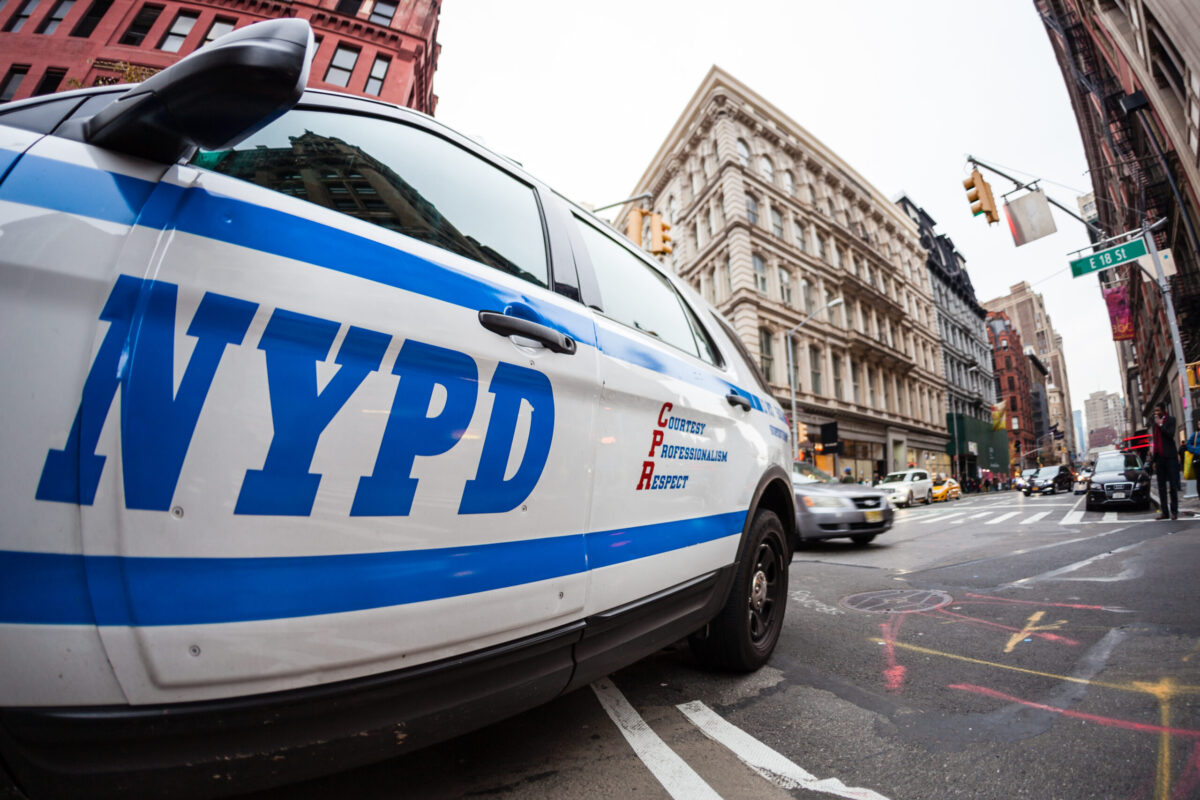 Illegal immigrants assault NYPD officers, released without bail: Report