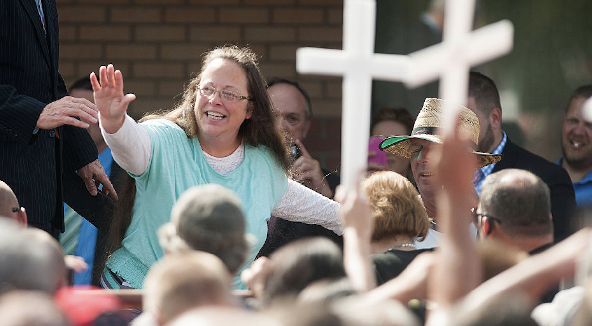 Kim Davis Fighting Back After Ordered To Pay $100,000 To Gay Couple, Could End Up At SCOTUS, Legal Team Says