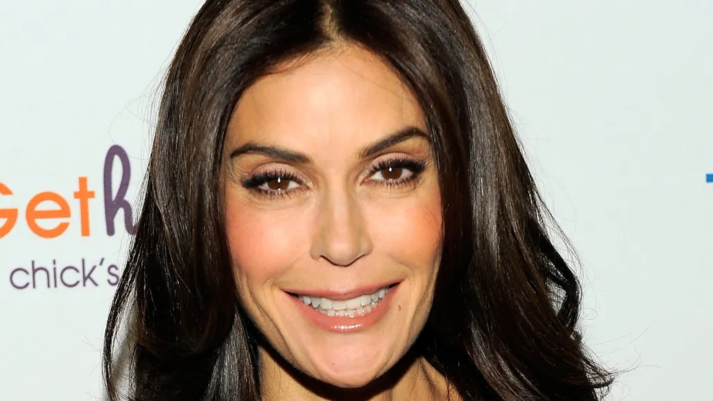 Bond Star Teri Hatcher Says She’s Done With Online Dating