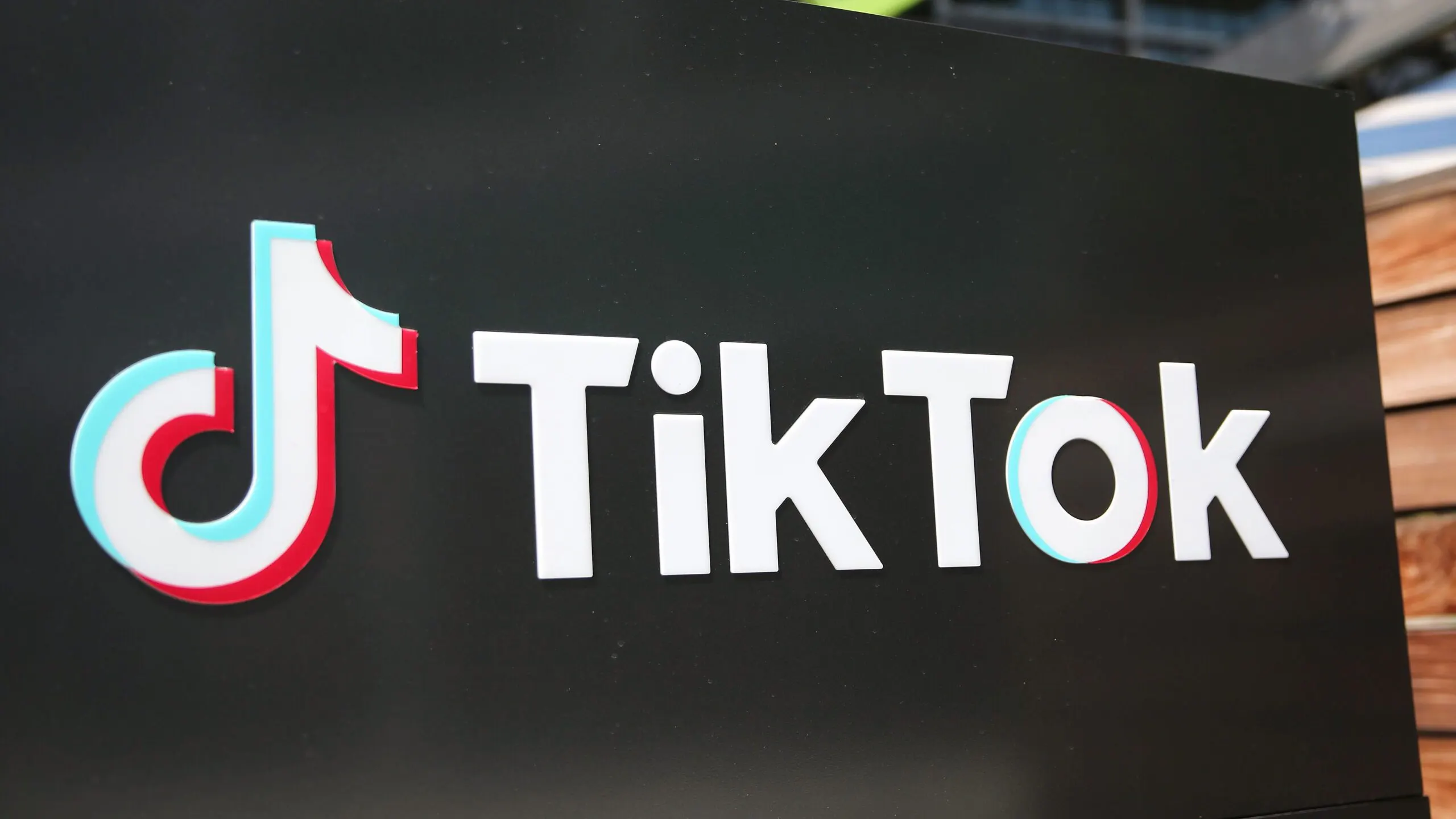 Taylor Swift, Drake, Other Artists Could Be Removed From TikTok Over Compensation