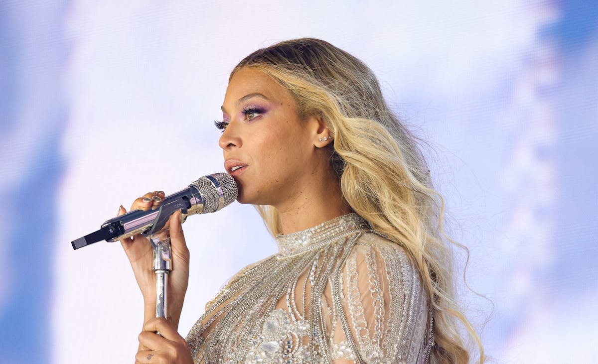 NextImg:Social Media Cries ‘Racism’ When Country Station Says ‘We Don’t Play Beyoncé’ 