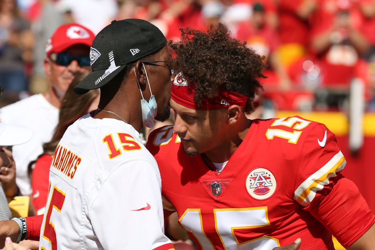 NextImg:Patrick Mahomes’ Dad Arrested Ahead Of Super Bowl 