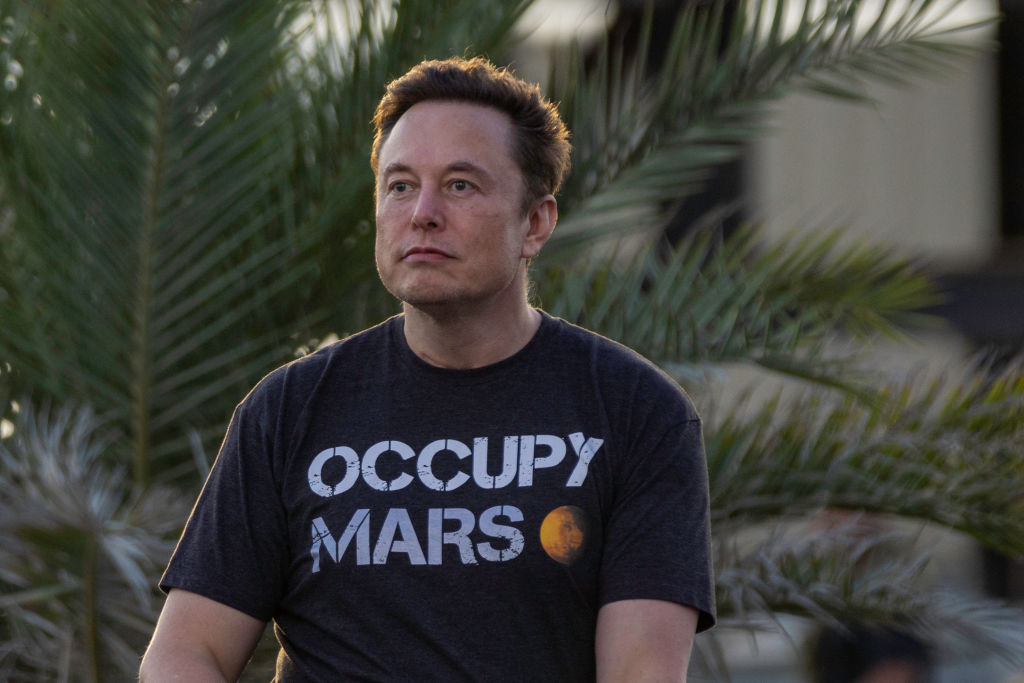 Elon Musk shifts SpaceX HQ to Texas, urges swift business relocation