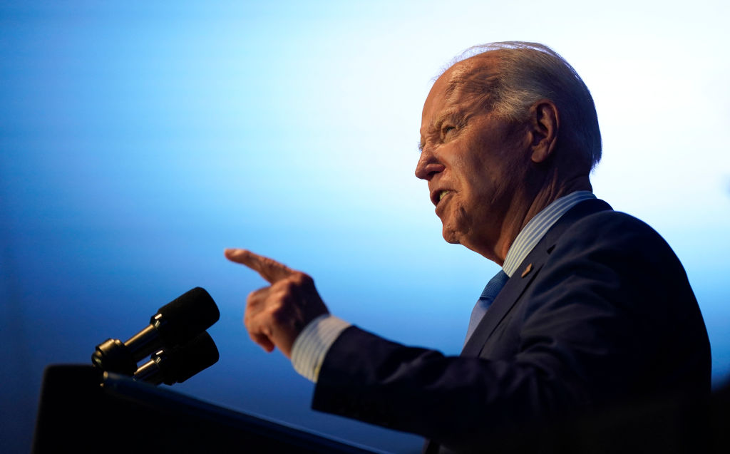 Biden panders as Trump takes the lead