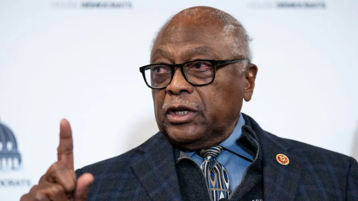 Clyburn Says Biden’s Gaffes Have ‘Nothing To Do With His Brain,’ Points To Struggles With Stuttering