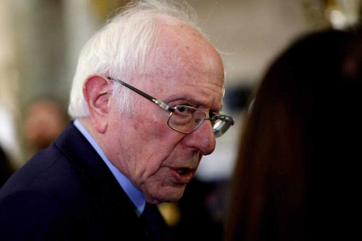 NextImg:Bernie Sanders Unveils Bill To Implement 32-Hour Work Week 