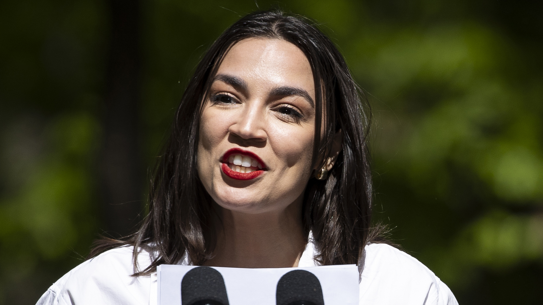 AOC commends Columbia protest camp following controversial statement