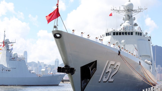 Chinese navy Type 052C Luyang II class destroyer "Jinan" (front, 152) and Type 052D Luyang III class destroyer "Yinchuan"(175, back) prepare to leave the Victoria Harbour.