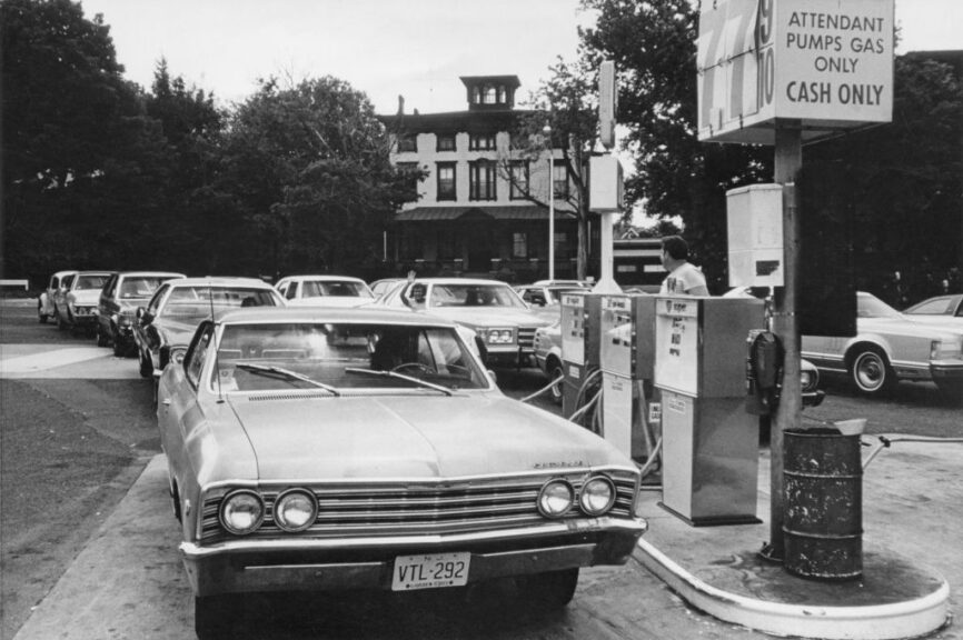 Drivers queue for fuel at a petrol station near Trenton, New Jersey, USA, circa 1974. The country has been hit by worldwide fuel shortages caused by the oil embargo imposed by the Organization of Arab Petroleum Exporting Countries (OAPEC). (Photo by Frederic Lewis/Archive Photos/Getty Images)