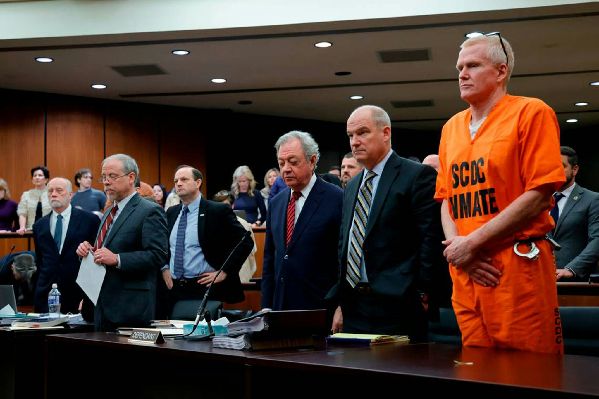 Alex Murdaugh stands with his defense team during an evidentiary hearing at the Richland County Courthouse on Jan.16, 2024.