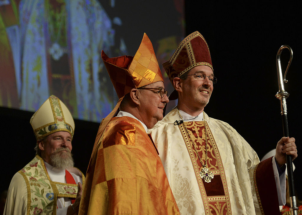 At Easter Vigil Hosted By Drag Queen, Episcopal Bishop Slammed For Jokingly Removing Collar From Female Reverend