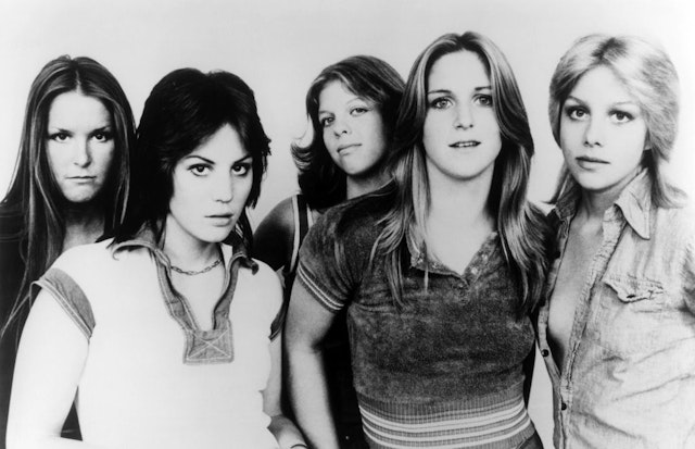 UNSPECIFIED - JANUARY 01: Photo of RUNAWAYS and Lita FORD and Joan JETT and Jackie FOX and Sandy WEST and Cherie CURRIE; Posed group portrait L-R Lita Ford, Joan Jett, Jackie Fox, Sandy West and Cherie Currie (Photo by Gems/Redferns)