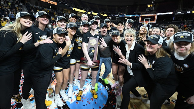 he Iowa Hawkeyes pose for a photo with actor and producer Jason Sudeikis after defeating the LSU Tigers during the Elite Eight round of the 2024 NCAA Women's Basketball Tournament held at MVP Arena on April 1, 2024 in Albany, New York.
