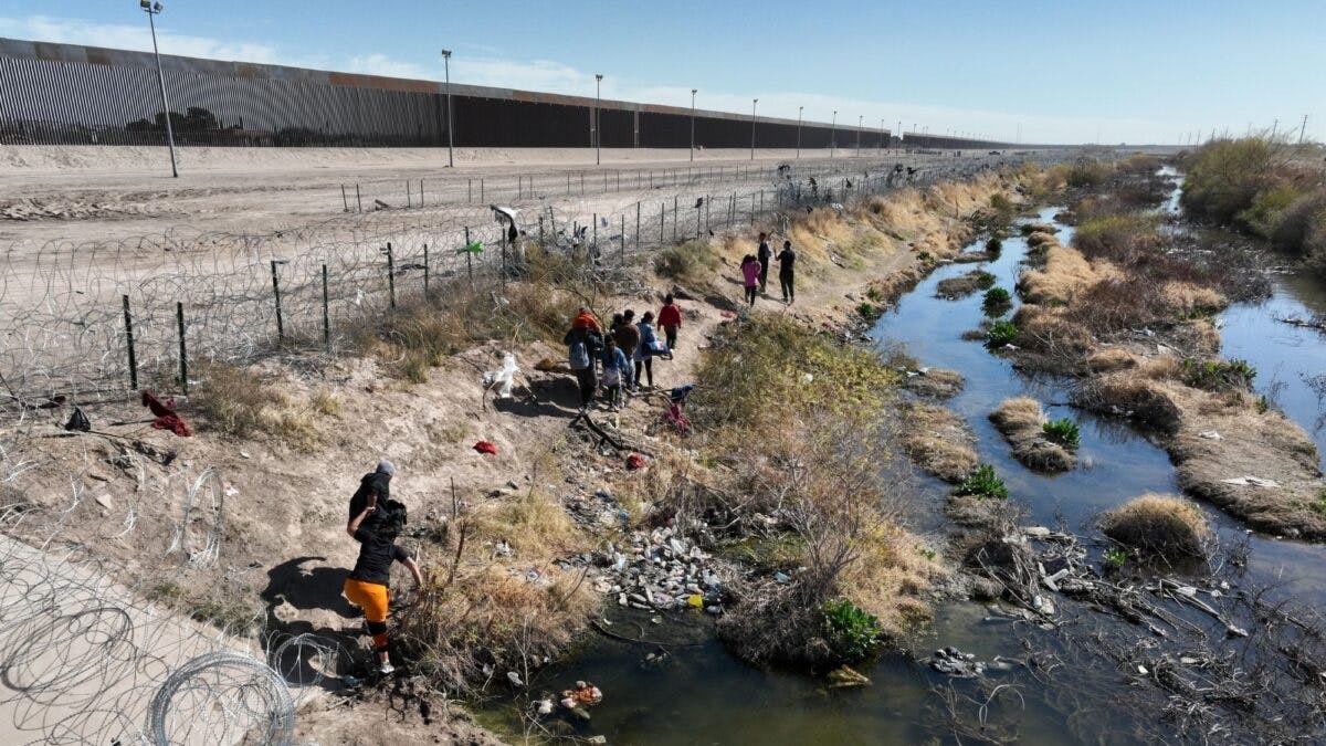 NextImg:Poll: Colorado Voters Say Immigration Is The Top Issue As 2024 Election Draws Closer 