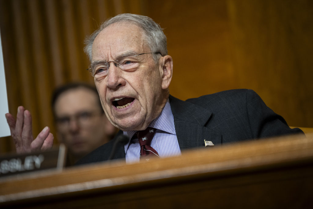 Grassley Probes Unaccompanied Minors Sent to MS-13 Linked Homes