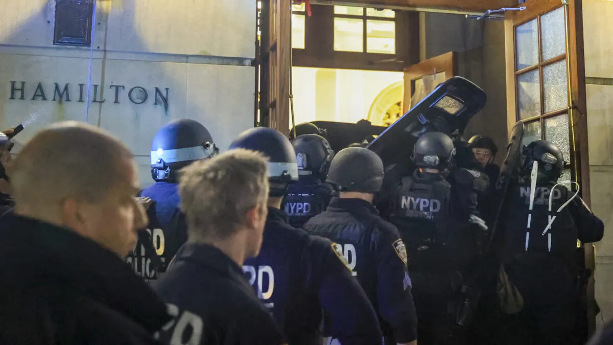 NYPD Deputy Commissioner Shows ‘Industrial Chains’ Used By Anti-Israel Protesters At Columbia: ‘This Is What Professionals Bring’